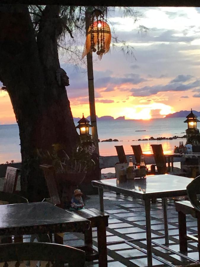 Andaman Beach Resort Koh Jum Buitenkant foto