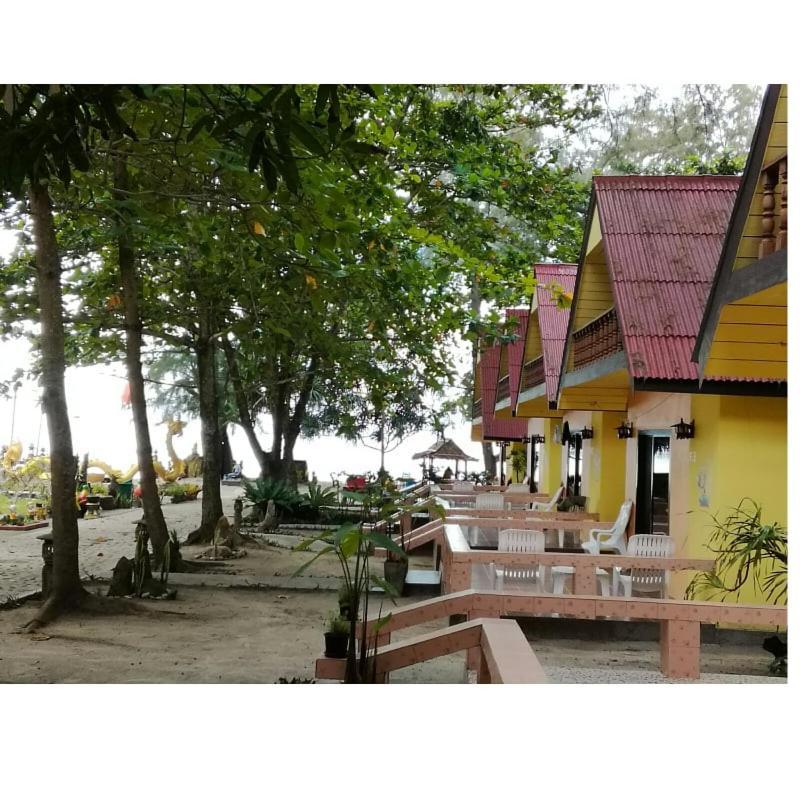 Andaman Beach Resort Koh Jum Buitenkant foto