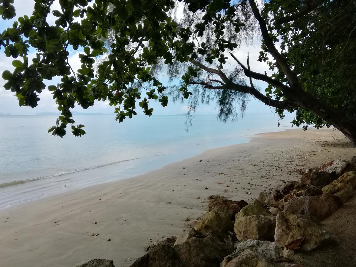 Andaman Beach Resort Koh Jum Buitenkant foto