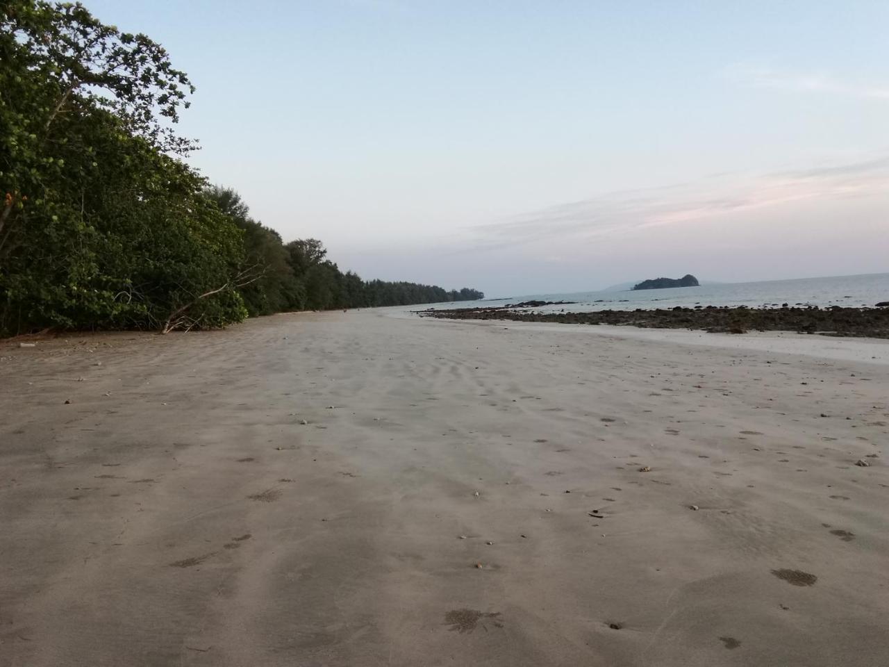 Andaman Beach Resort Koh Jum Buitenkant foto