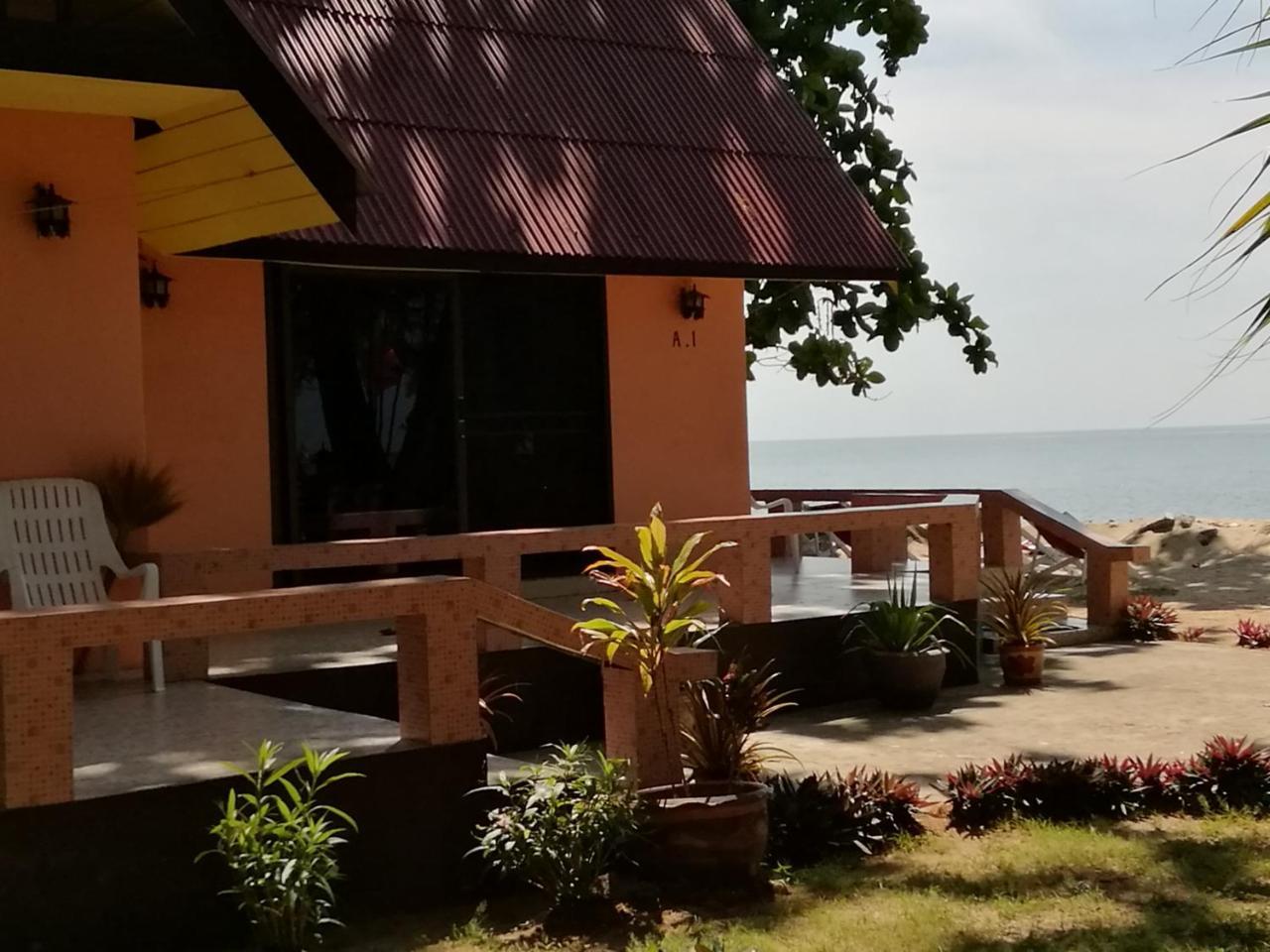 Andaman Beach Resort Koh Jum Buitenkant foto
