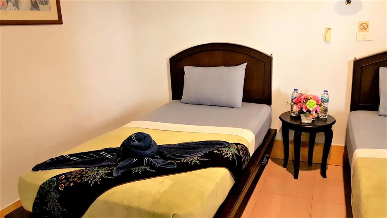 Andaman Beach Resort Koh Jum Buitenkant foto
